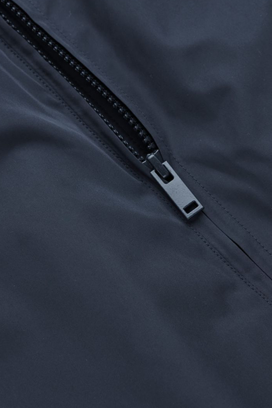 menOuterwear10DetailCut08