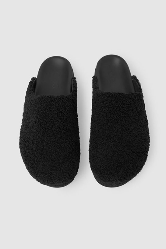 menShoes01DetailCut03