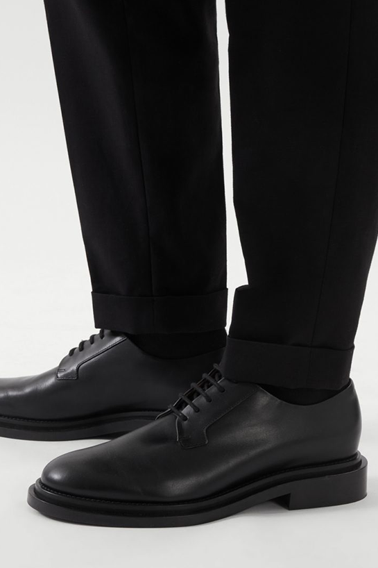 menShoes02DetailCut02