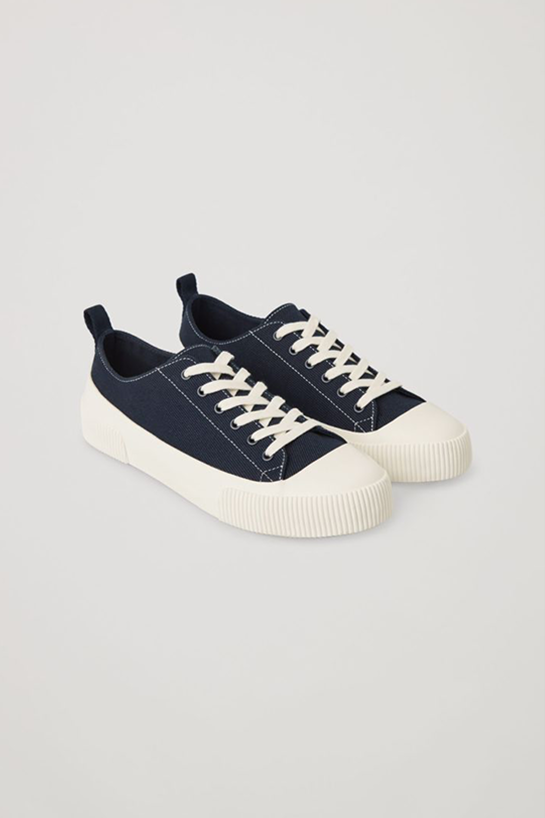 menShoes03DetailCut04