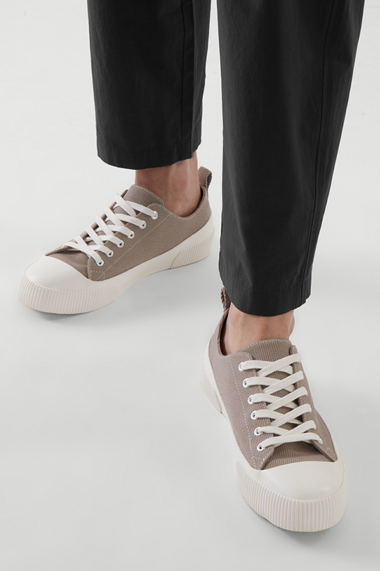 menShoes04DetailCut01