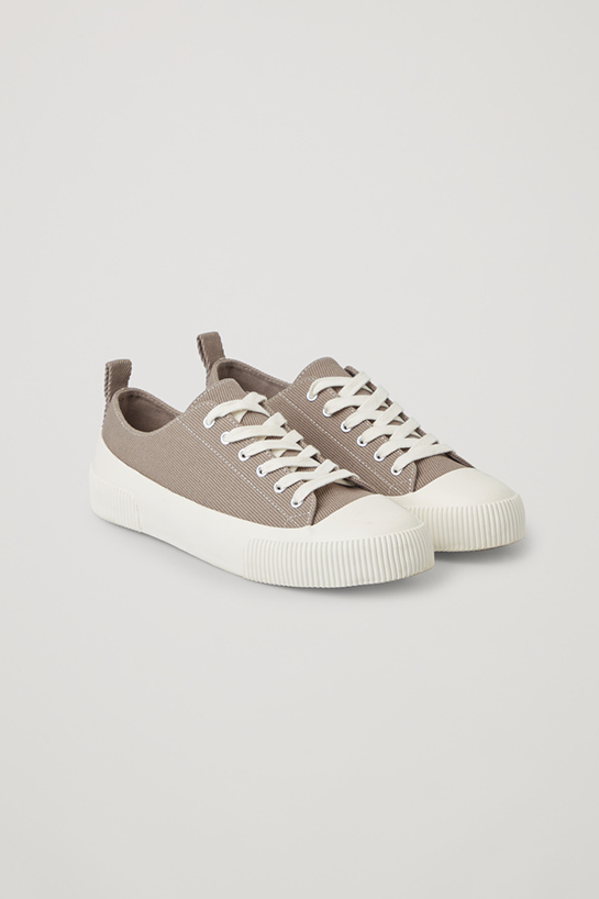 menShoes04DetailCut03
