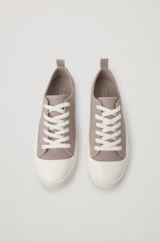 menShoes04DetailCut05