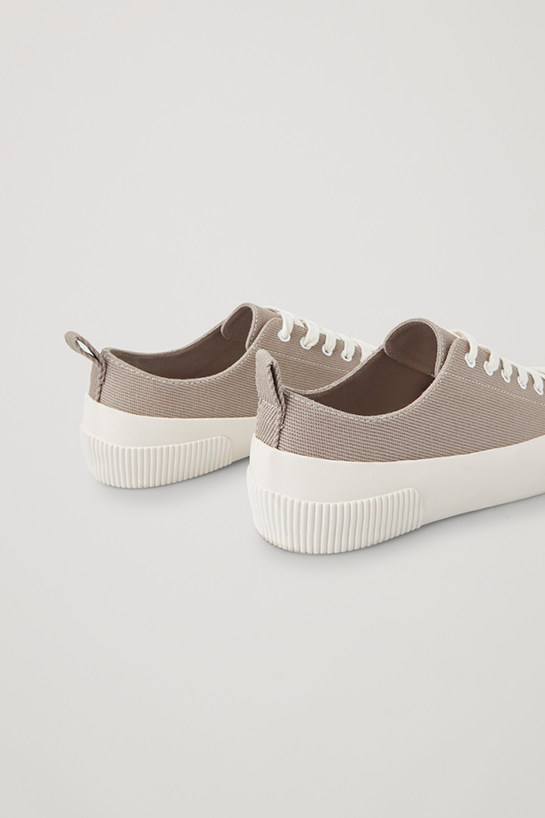 menShoes04DetailCut06
