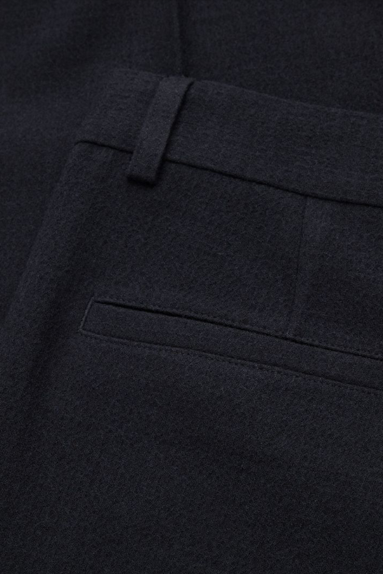 menTrousers06DetailCut07