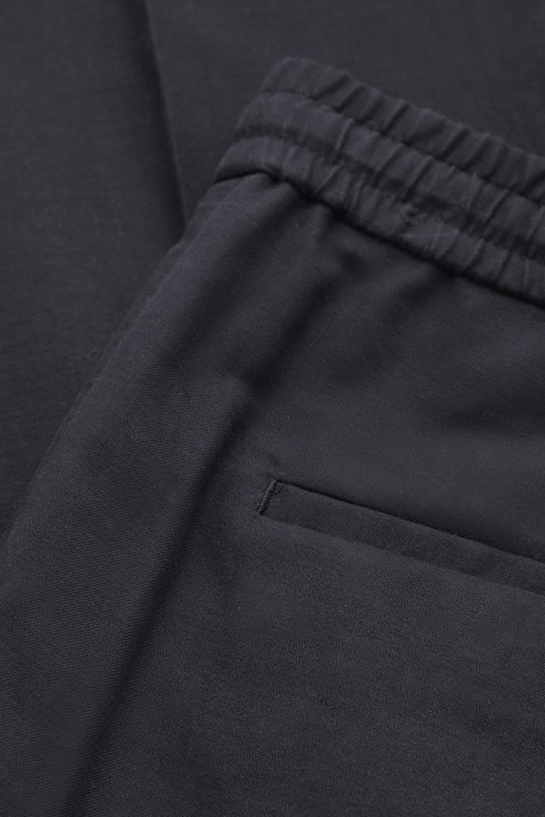 menTrousers08DetailCut07
