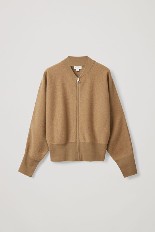 womenOuterwear01DetailCut07