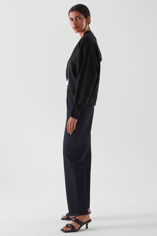 womenOuterwear02DetailCut06