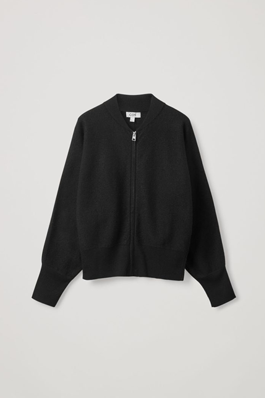 womenOuterwear02DetailCut08