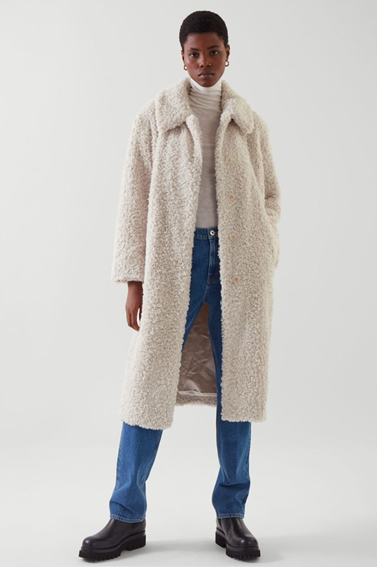 womenOuterwear03DetailCut02