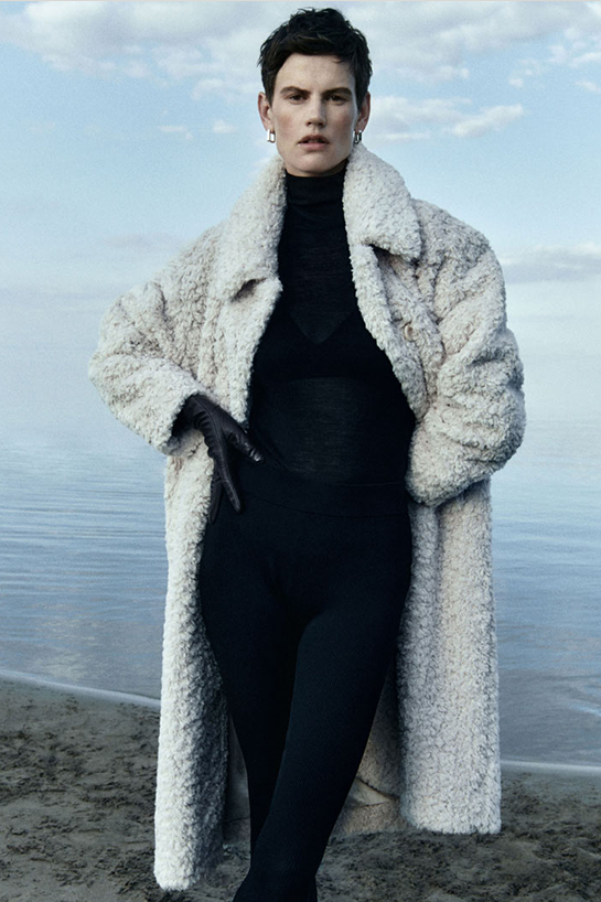 womenOuterwear03DetailCut07