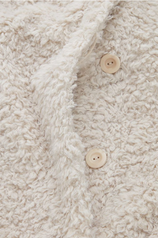womenOuterwear03DetailCut08