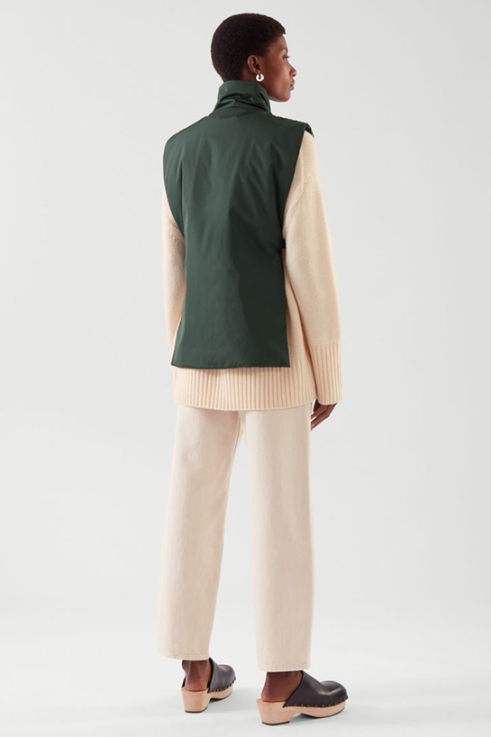 womenOuterwear05DetailCut03
