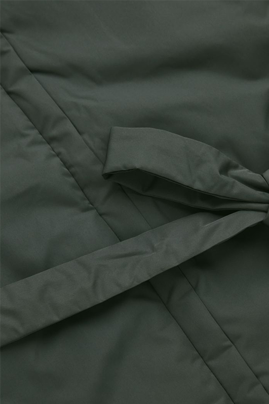 womenOuterwear05DetailCut06