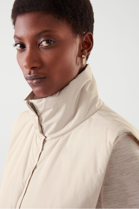 womenOuterwear06DetailCut03