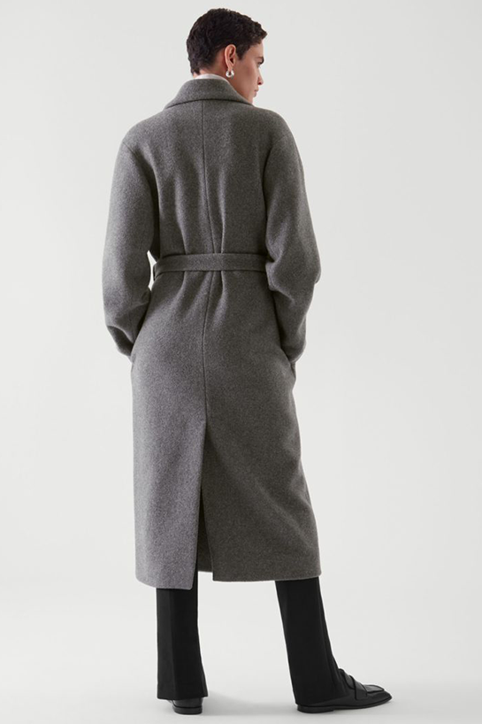 womenOuterwear07DetailCut06