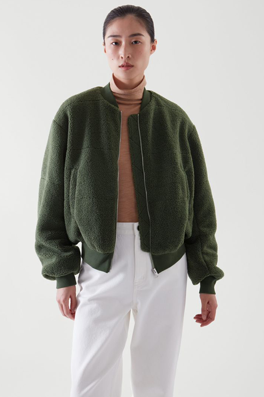 womenOuterwear08DetailCut01