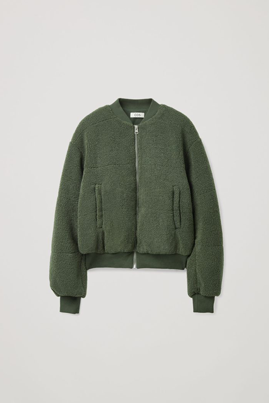 womenOuterwear08DetailCut05