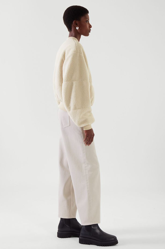 womenOuterwear09DetailCut02