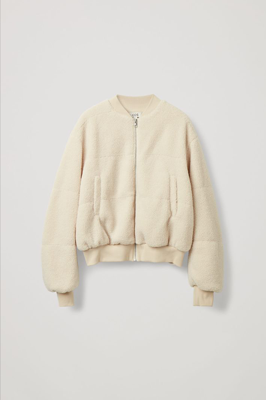 womenOuterwear09DetailCut05