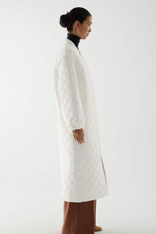 womenOuterwear12DetailCut05