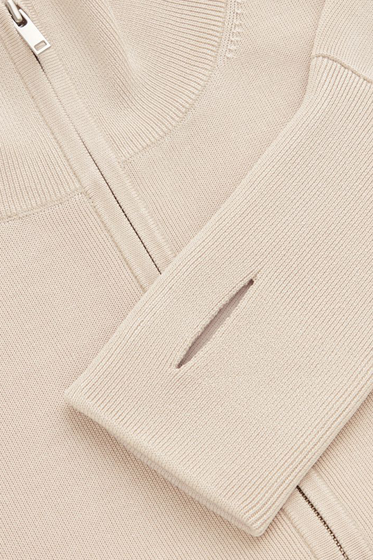 womenOuterwear16DetailCut05