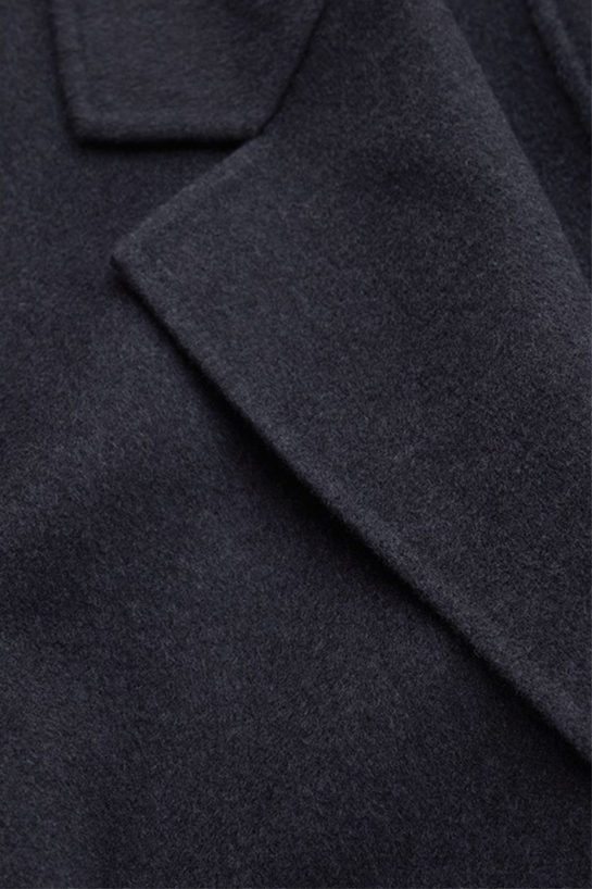womenOuterwear18DetailCut08