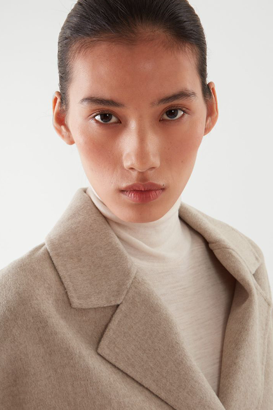 womenOuterwear19DetailCut03