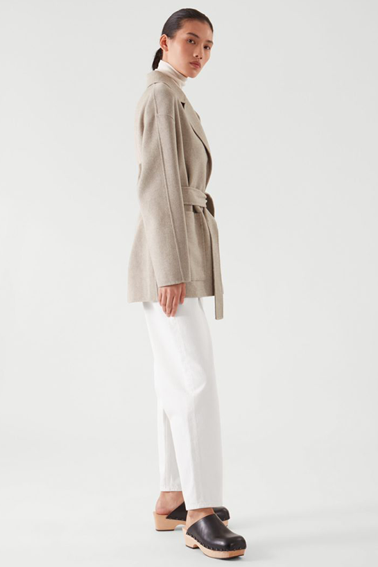 womenOuterwear19DetailCut05