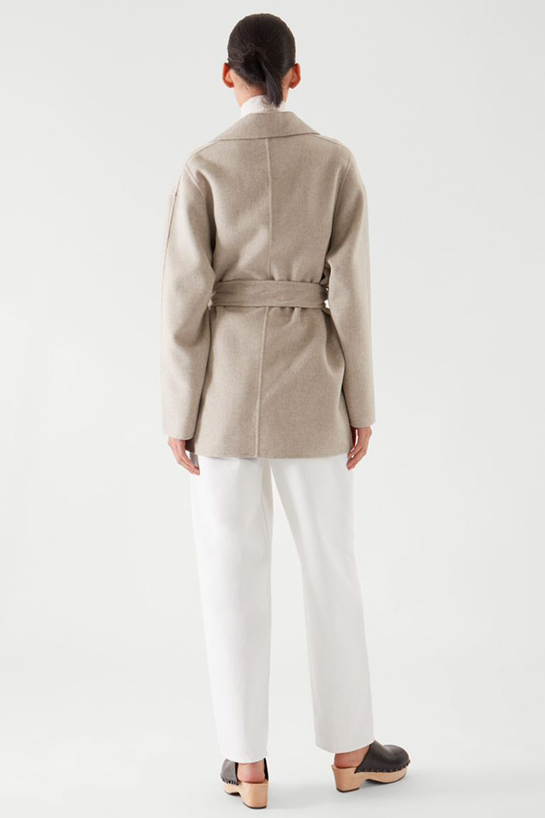 womenOuterwear19DetailCut06