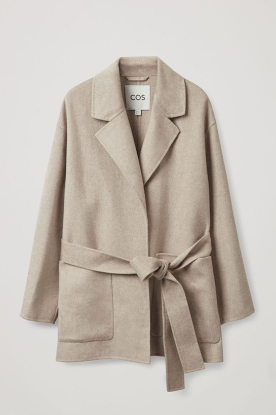 womenOuterwear19DetailCut07
