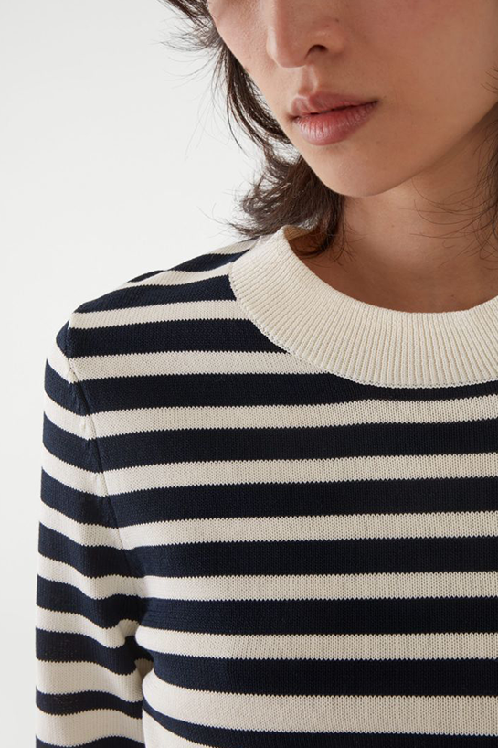 womenTops21DetailCut02