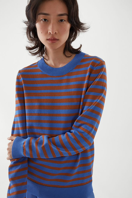 womenTops22DetailCut02