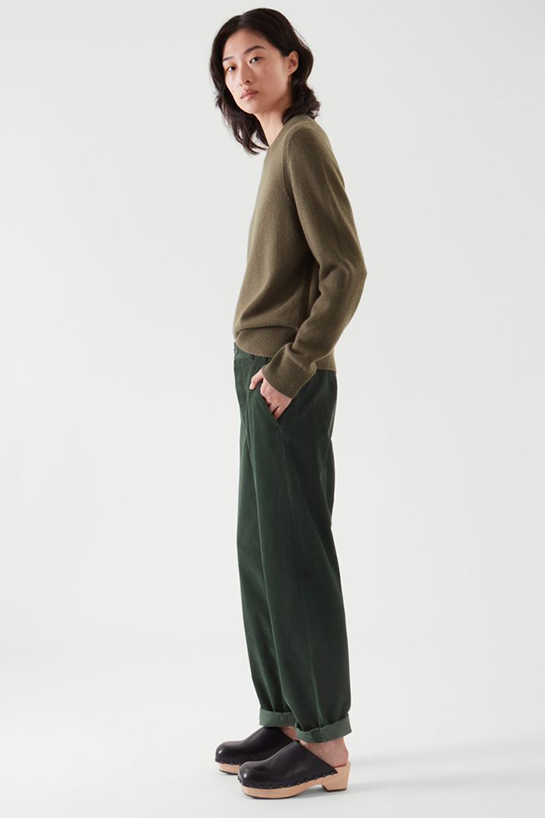 womenTrousers01DetailCut05
