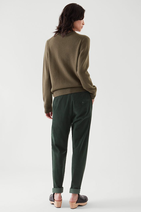 womenTrousers01DetailCut06