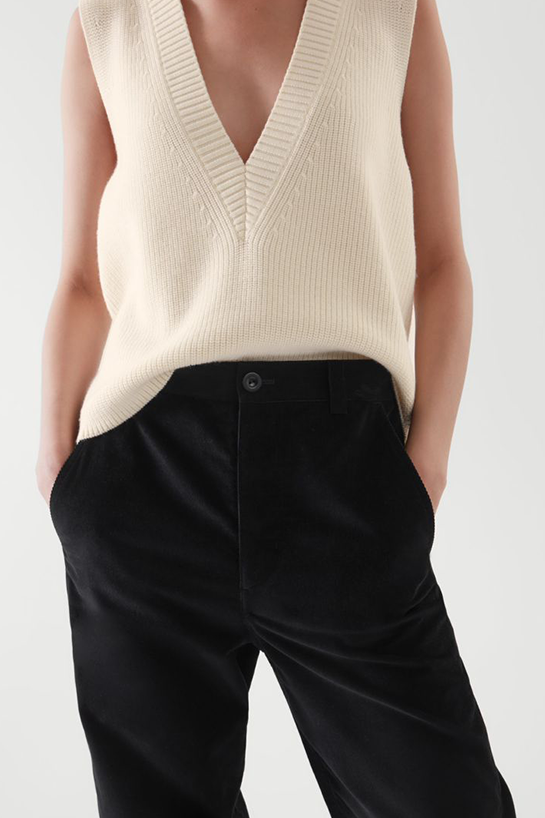 womenTrousers02DetailCut02
