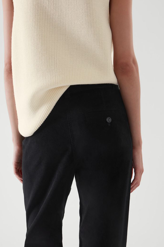 womenTrousers02DetailCut05