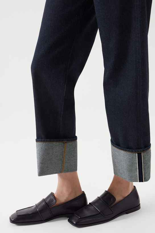 womenTrousers04DetailCut02