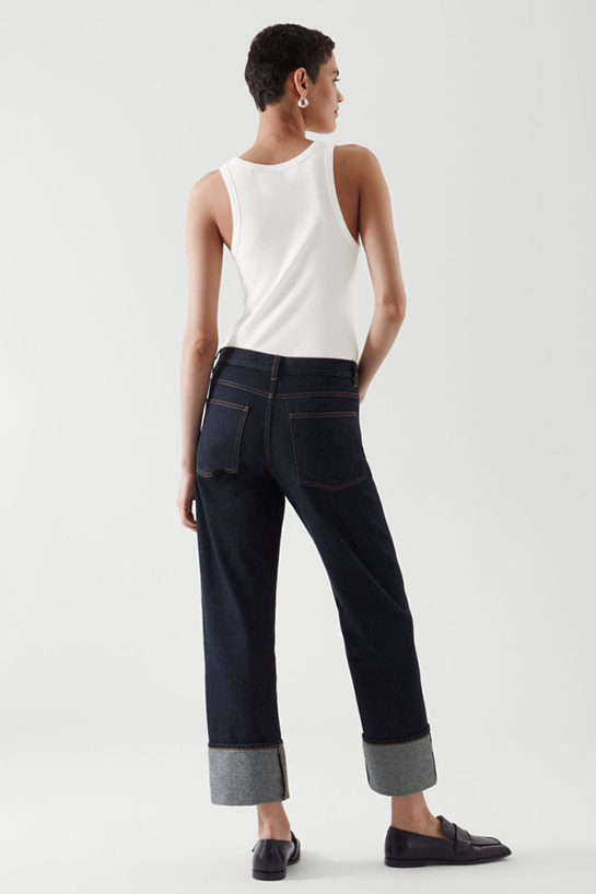 womenTrousers04DetailCut06