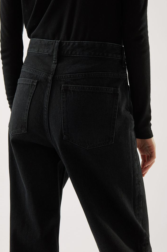 womenTrousers10DetailCut04