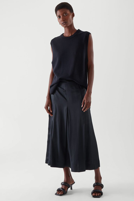 womenTrousers12DetailCut01