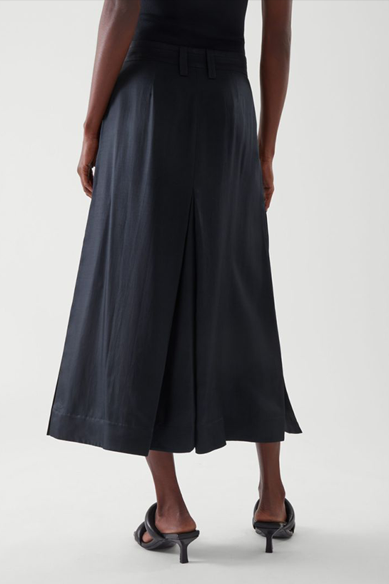womenTrousers12DetailCut06