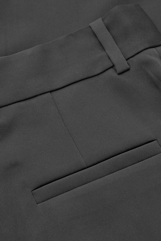 womenTrousers15DetailCut07