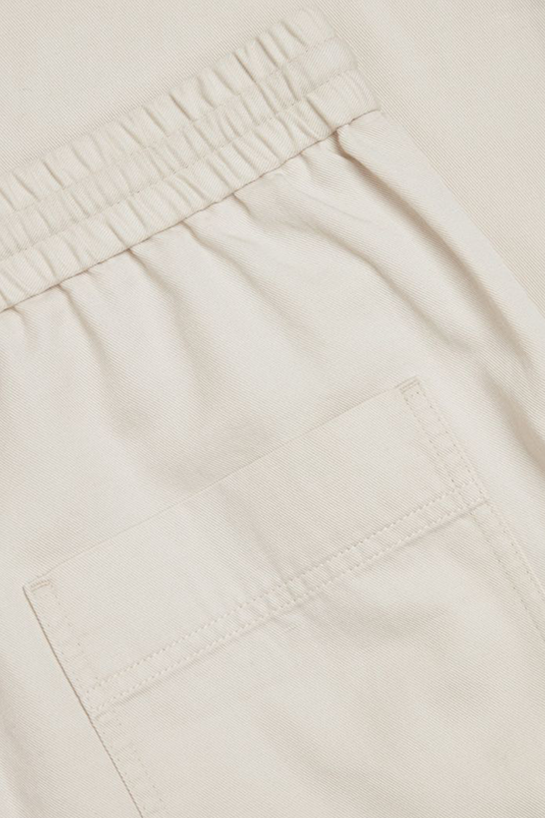womenTrousers16DetailCut08