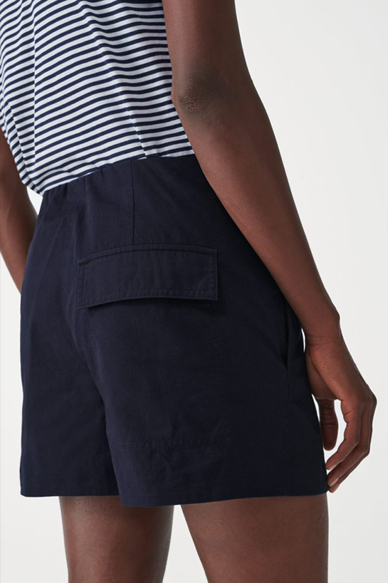 womenTrousers17DetailCut02