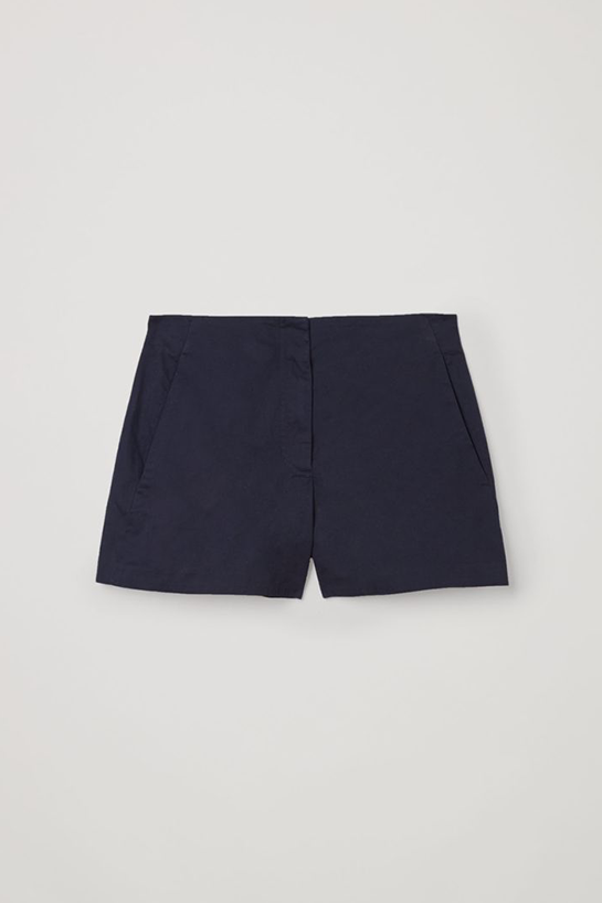 womenTrousers17DetailCut03